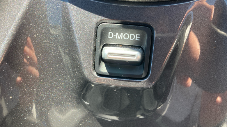 Nissan Juke 1.0 DiG-T 114 N-Connecta 5dr Petrol Hatchback